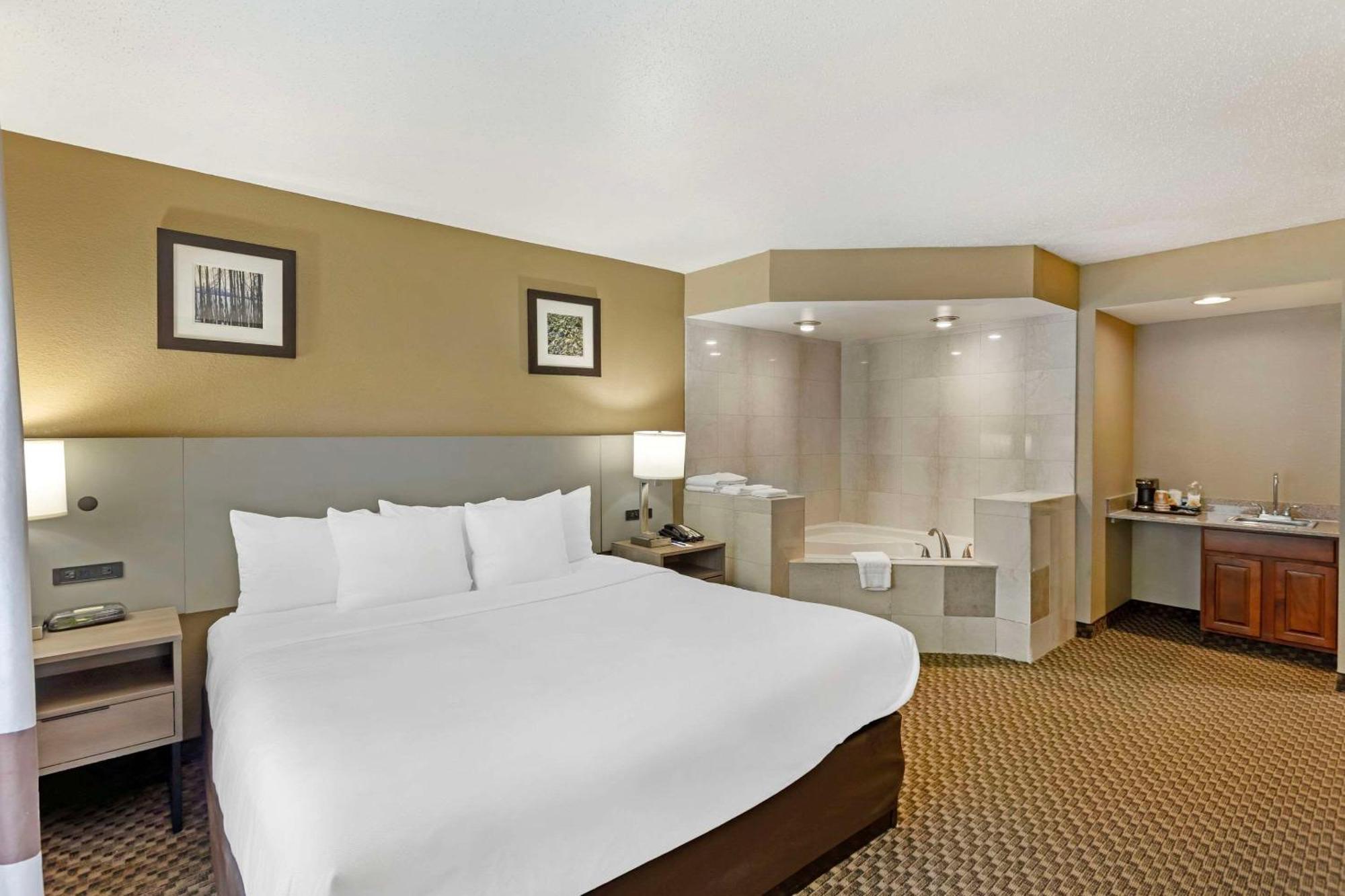 Comfort Inn & Suites Carneys Point Eksteriør billede