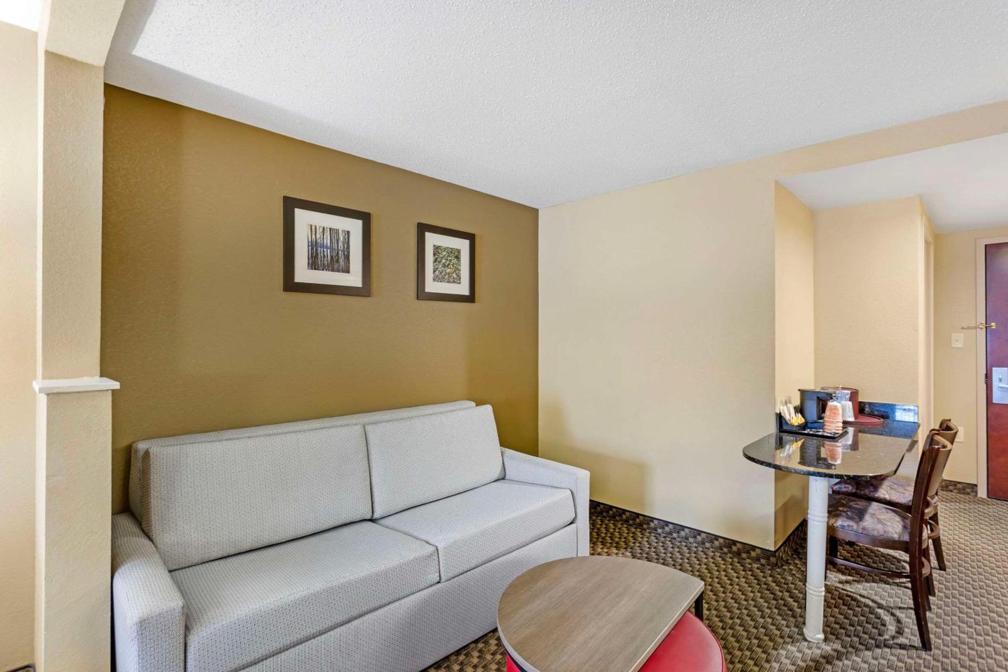 Comfort Inn & Suites Carneys Point Eksteriør billede
