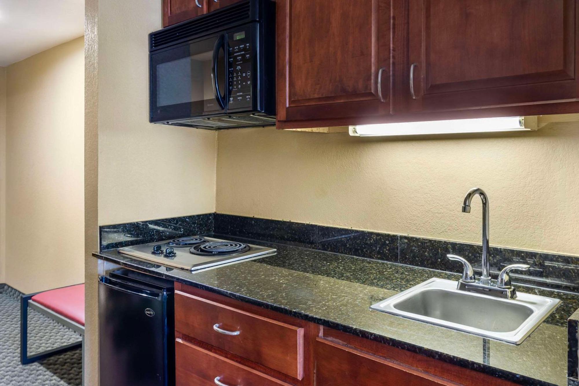 Comfort Inn & Suites Carneys Point Eksteriør billede