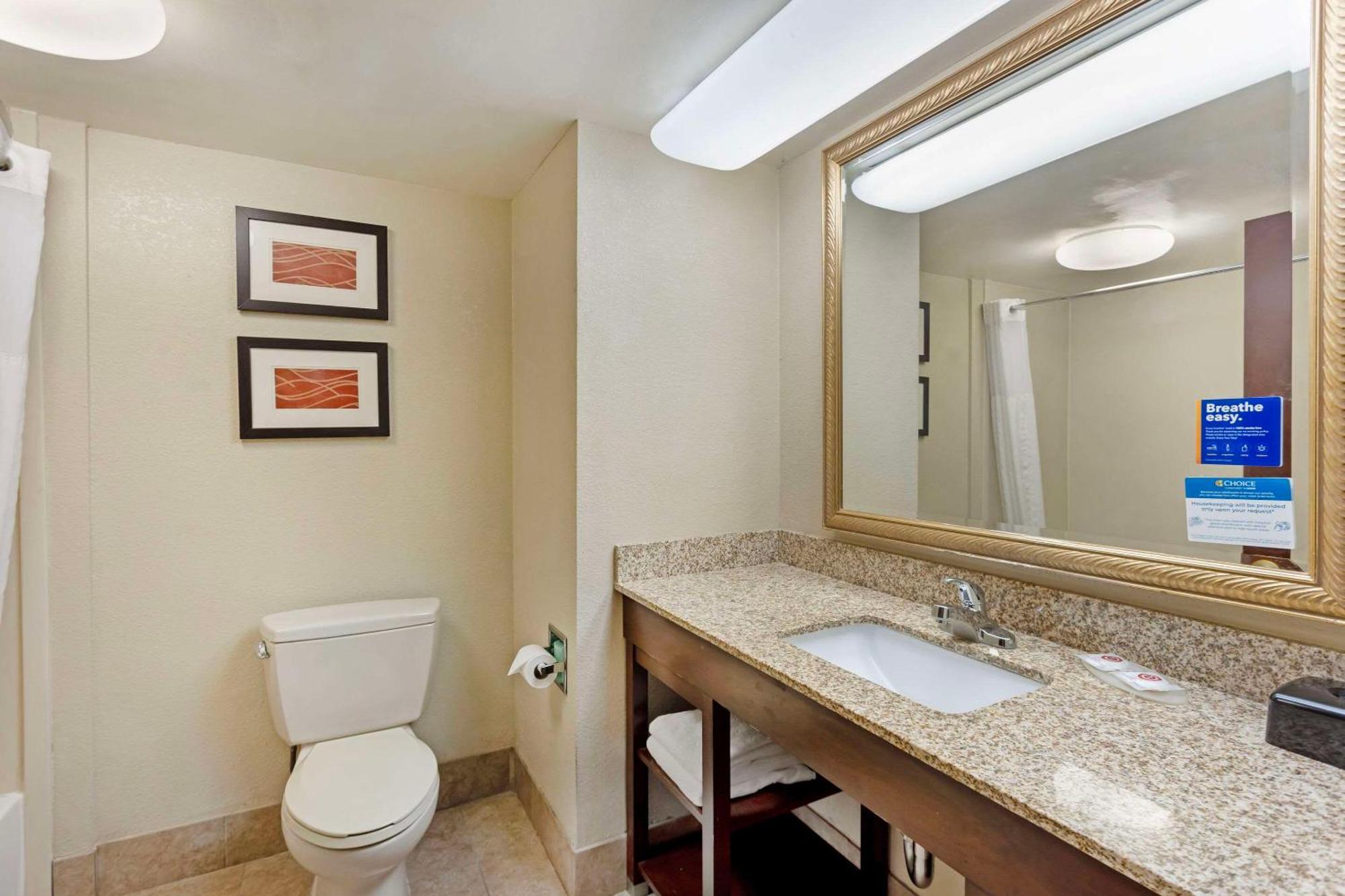 Comfort Inn & Suites Carneys Point Eksteriør billede