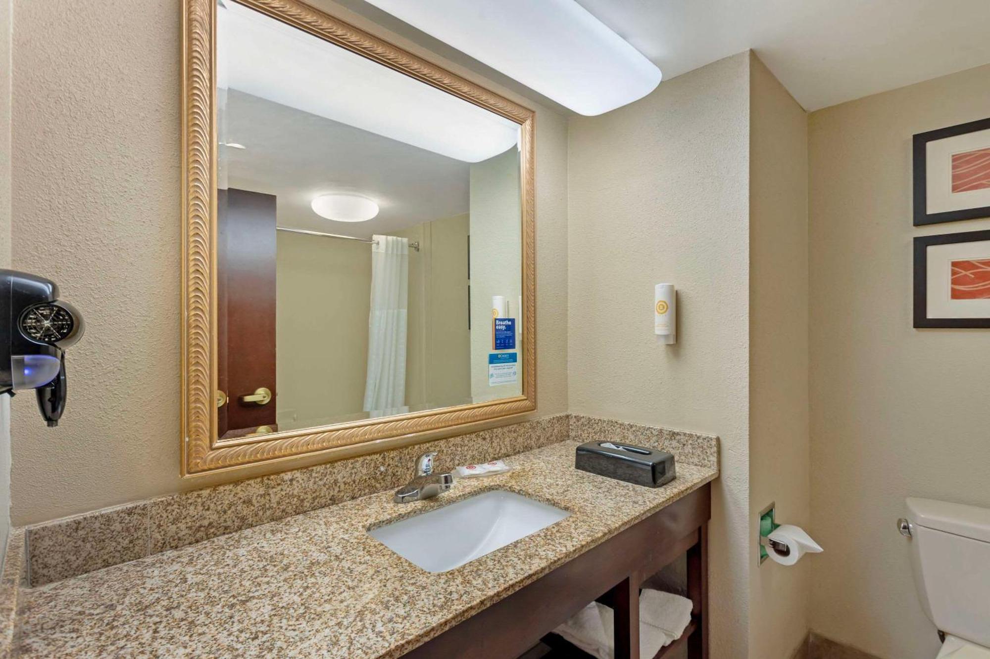 Comfort Inn & Suites Carneys Point Eksteriør billede