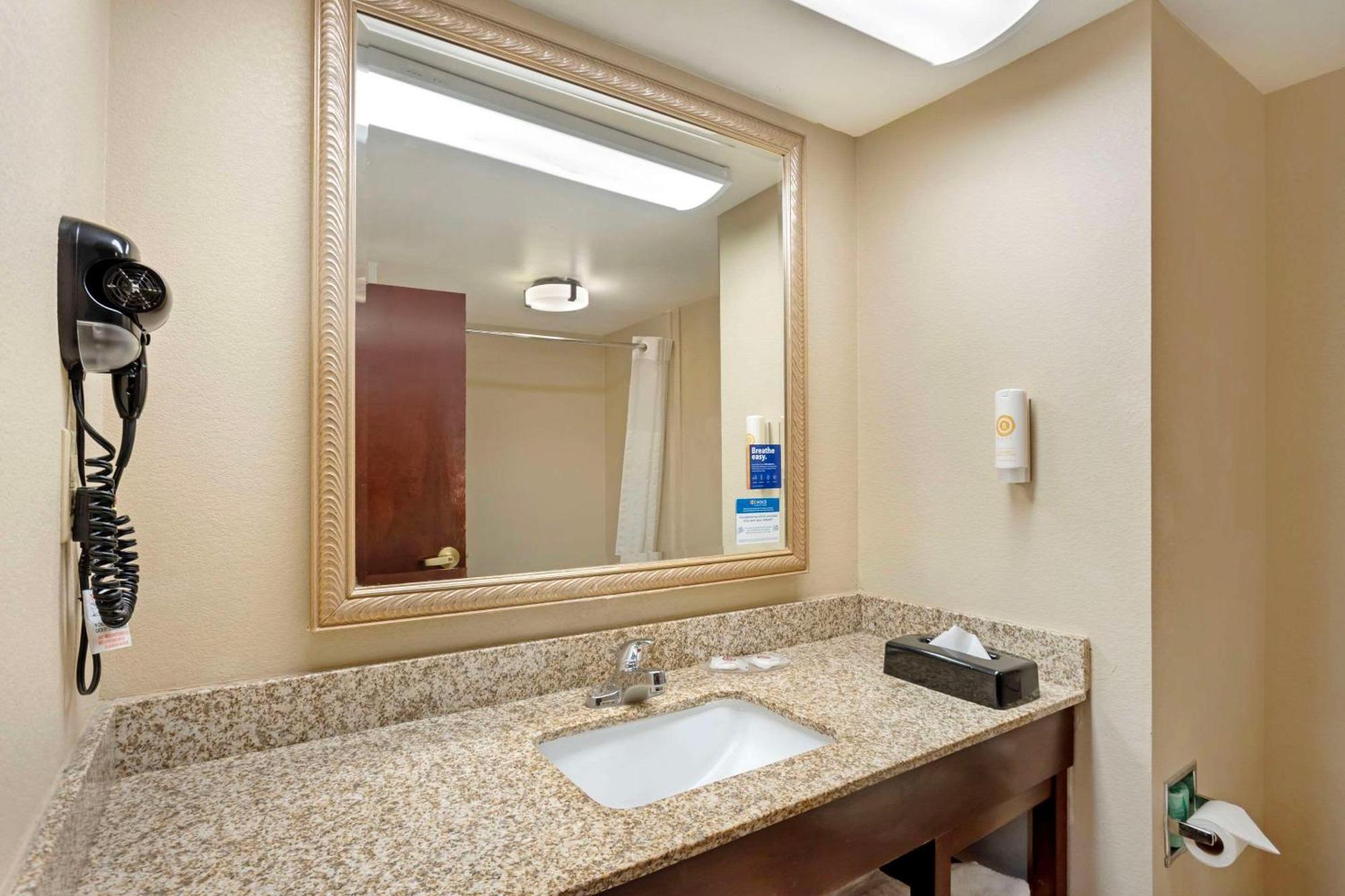 Comfort Inn & Suites Carneys Point Eksteriør billede